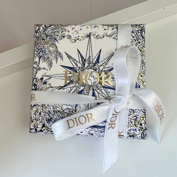 Christian Dior ⭐️ Golden Tone CD Logo Long Necklace + Gift Package - Picture 3 of 9